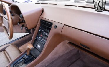 Porsche-928-1988-coupe-23