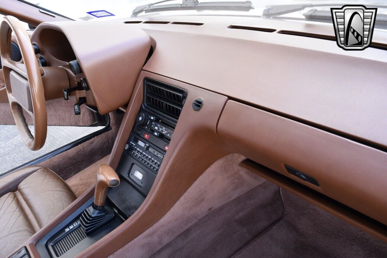 Porsche-928-1988-coupe-23