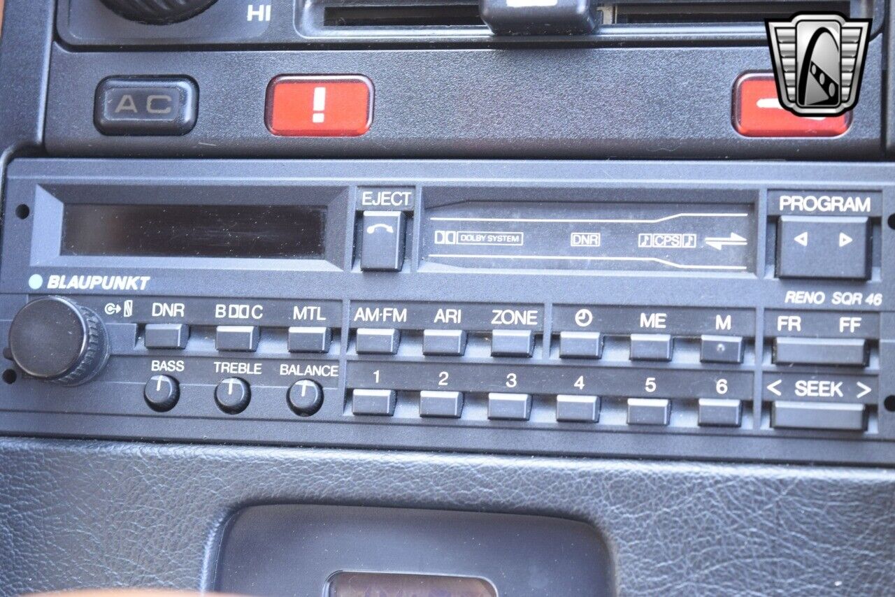 Porsche-928-1988-coupe-24