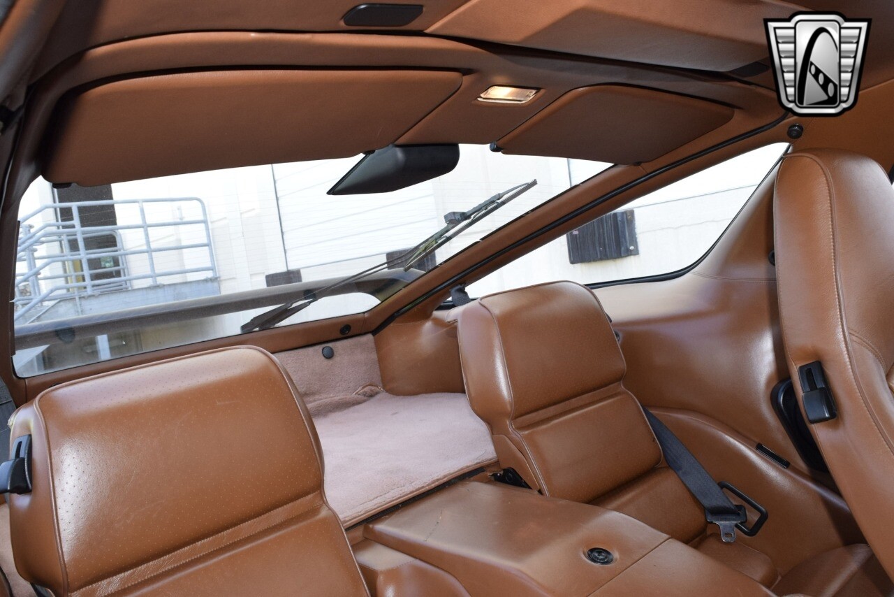 Porsche-928-1988-coupe-25