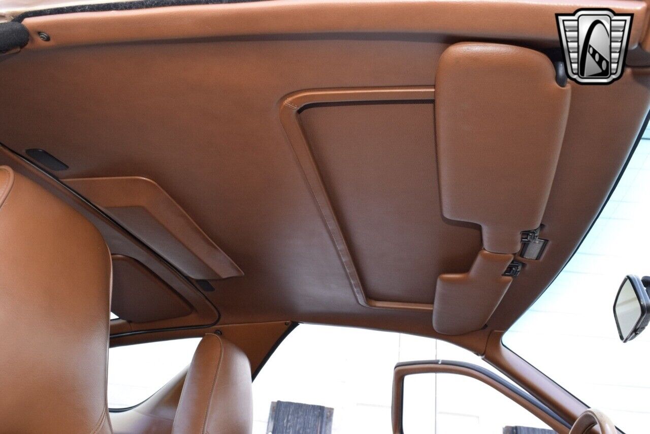 Porsche-928-1988-coupe-26