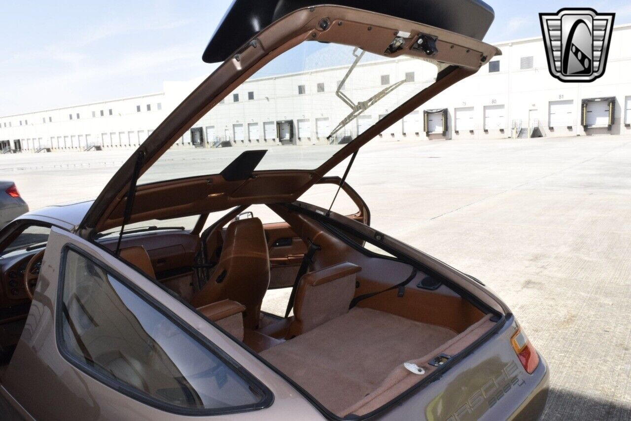 Porsche-928-1988-coupe-27