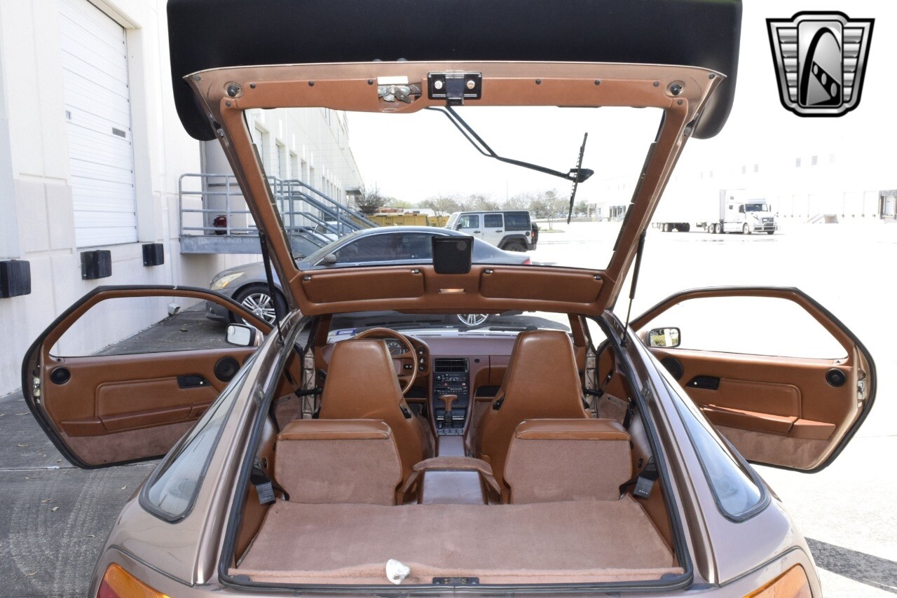 Porsche-928-1988-coupe-28