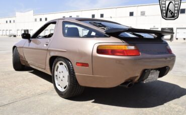 Porsche-928-1988-coupe-3