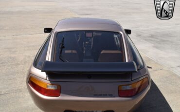 Porsche-928-1988-coupe-37