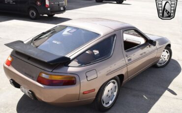 Porsche-928-1988-coupe-4