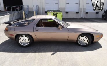 Porsche-928-1988-coupe-5