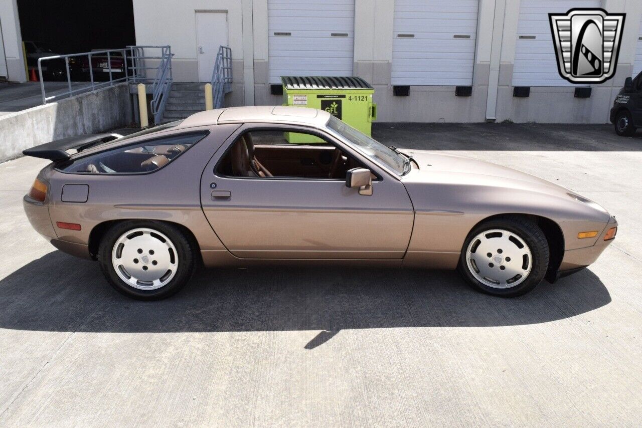 Porsche-928-1988-coupe-5