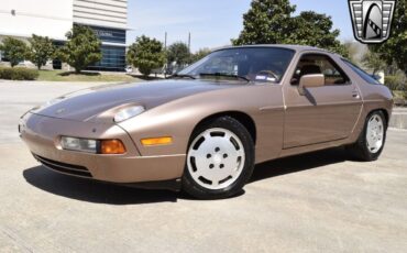 Porsche-928-1988-coupe-7