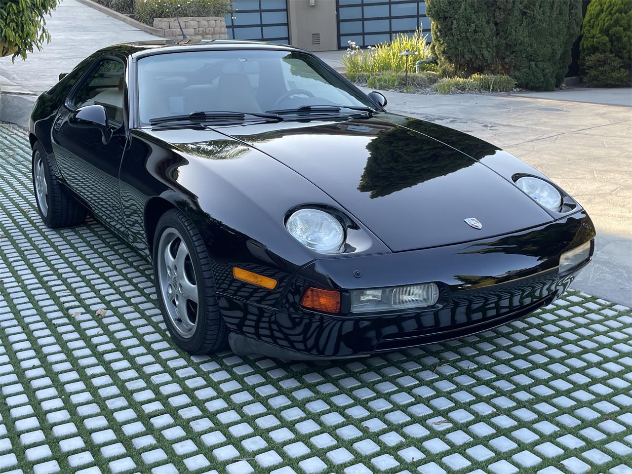 Porsche-928gts-1994-Black-Tan-26