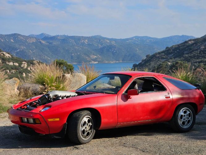 Porsche-928s-1980-Red-14