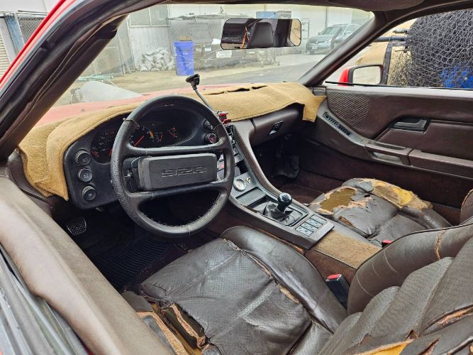 Porsche-928s-1980-Red-15
