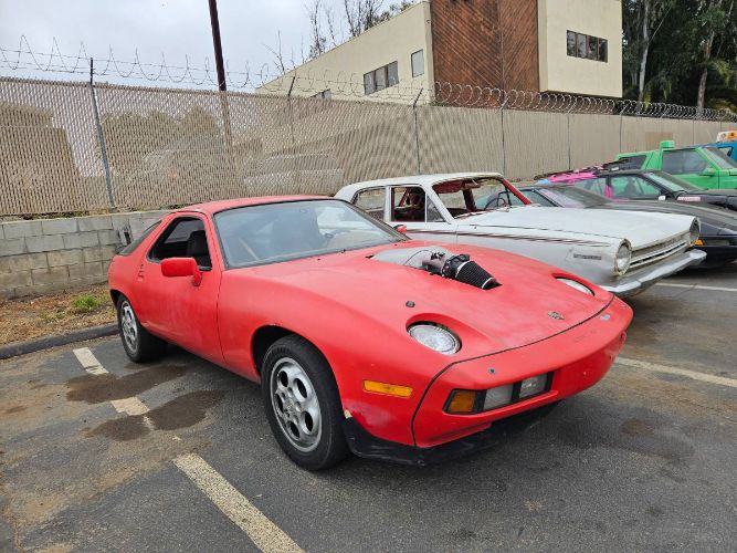 Porsche-928s-1980-Red-16