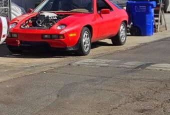 Porsche-928s-1980-Red-3