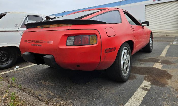 Porsche-928s-1980-Red-4