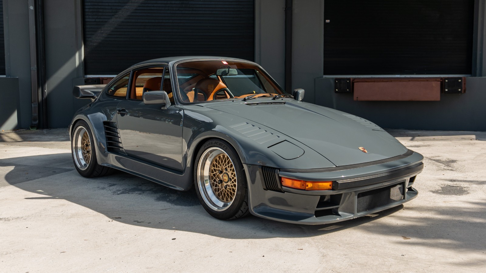 Porsche-930-1976-Coupe-12