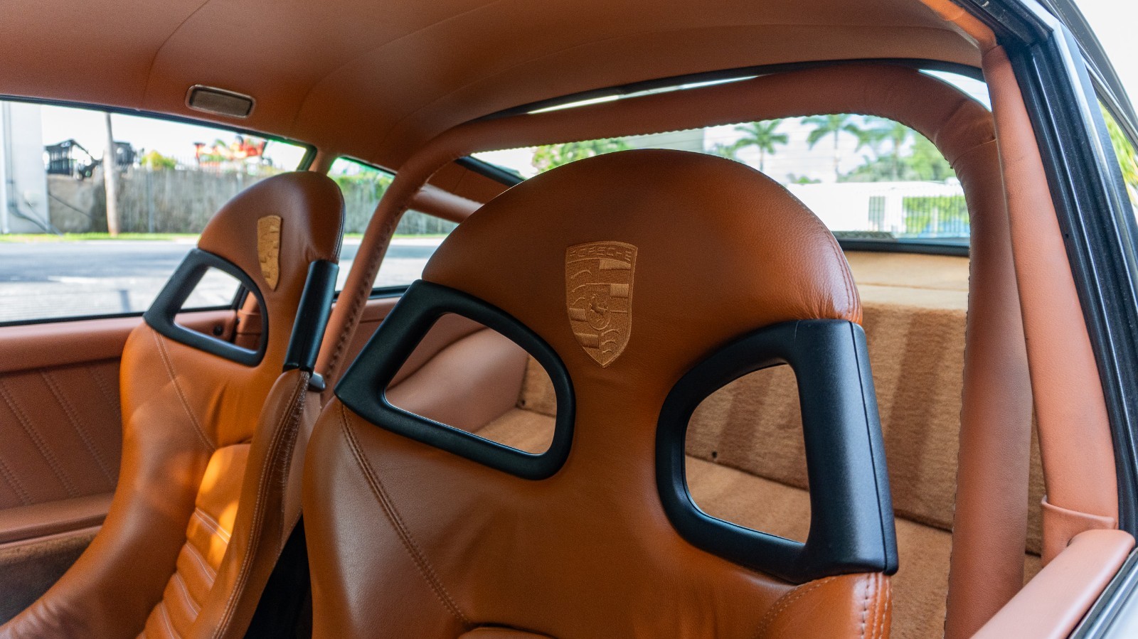 Porsche-930-1976-Coupe-17