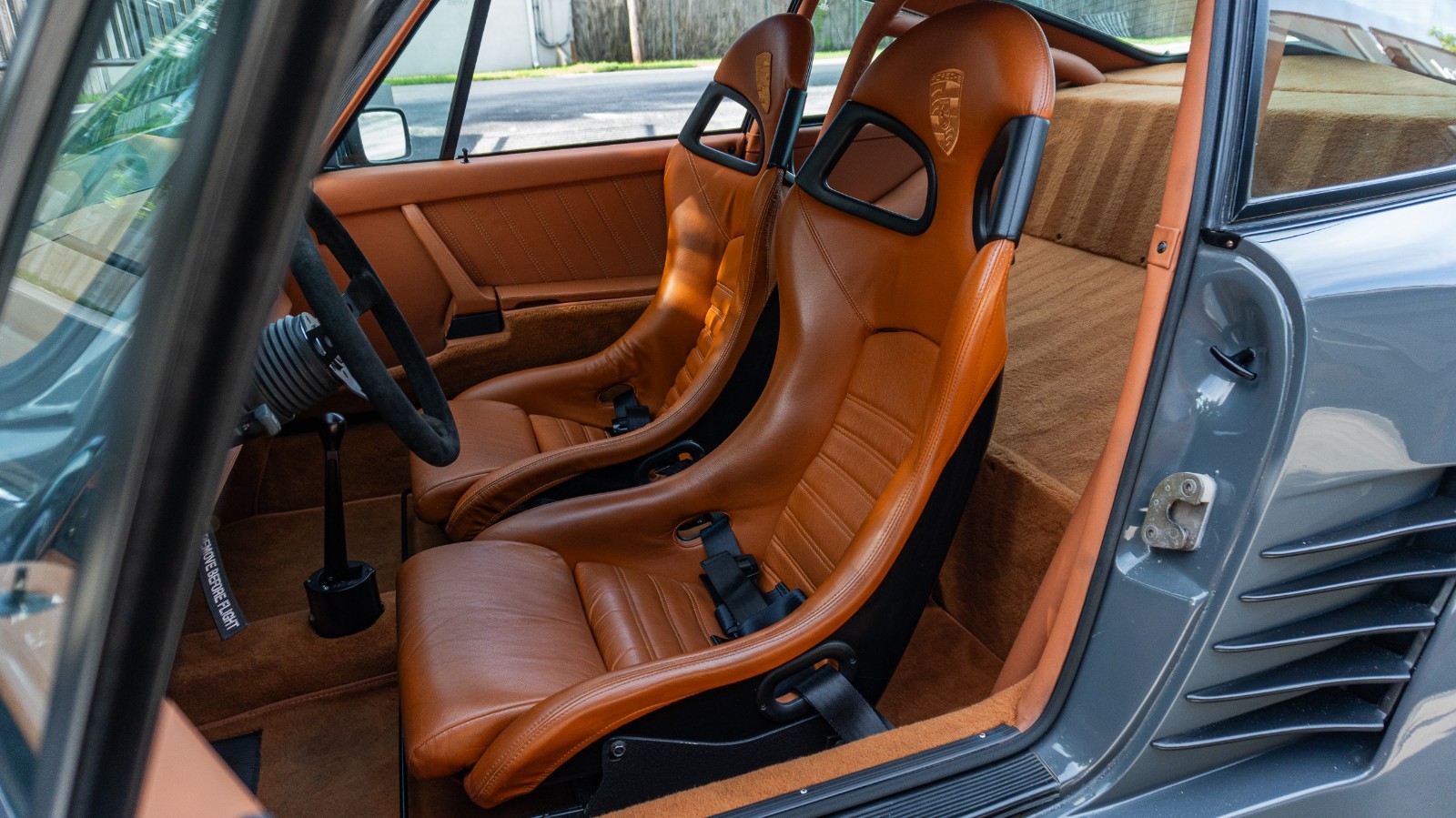 Porsche-930-1976-Coupe-19