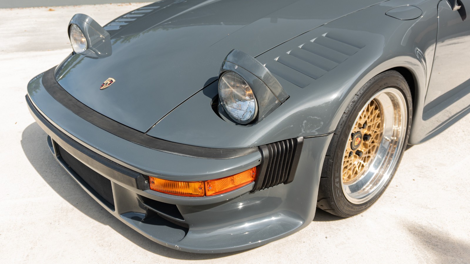 Porsche-930-1976-Coupe-2