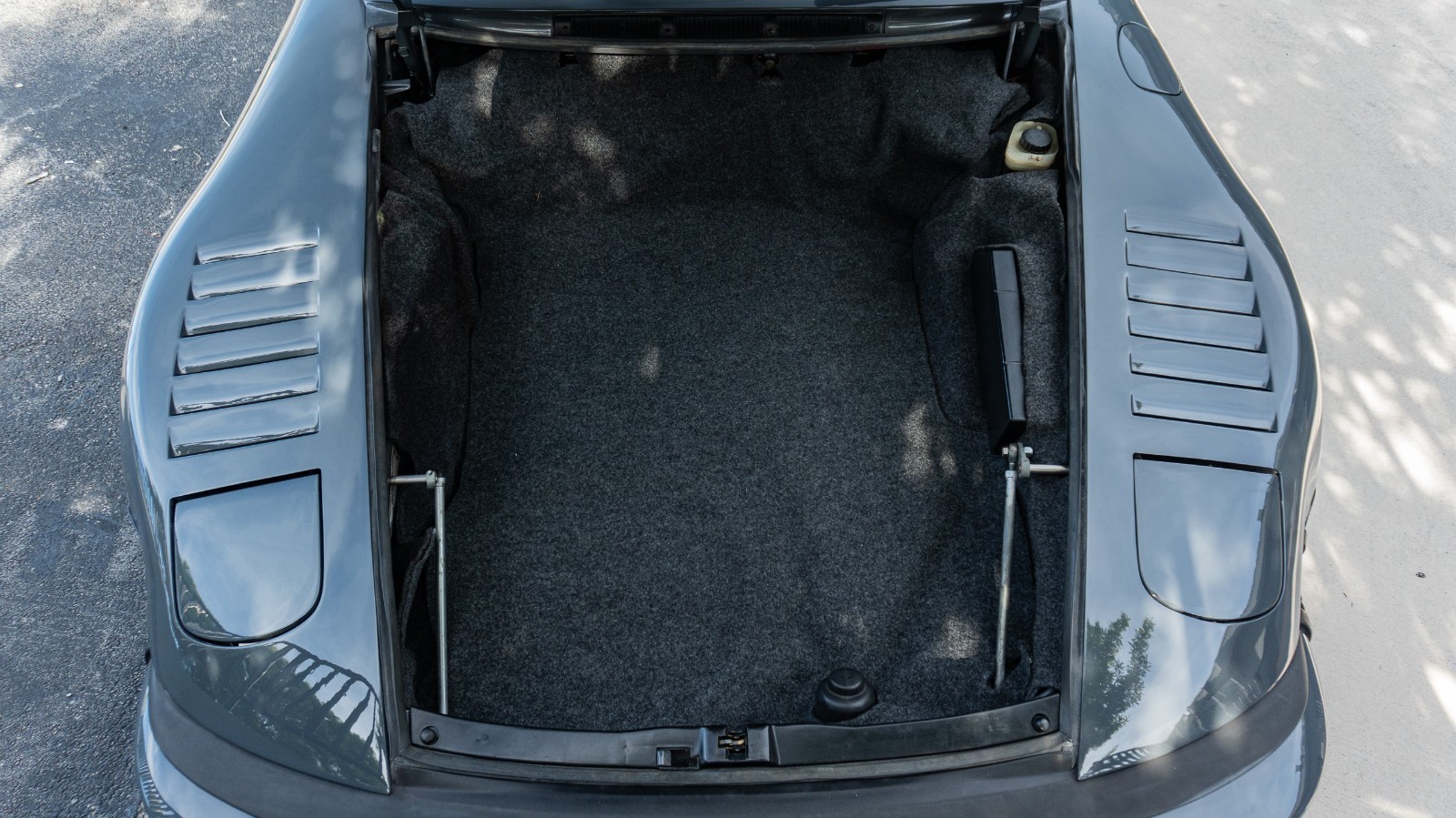 Porsche-930-1976-Coupe-25