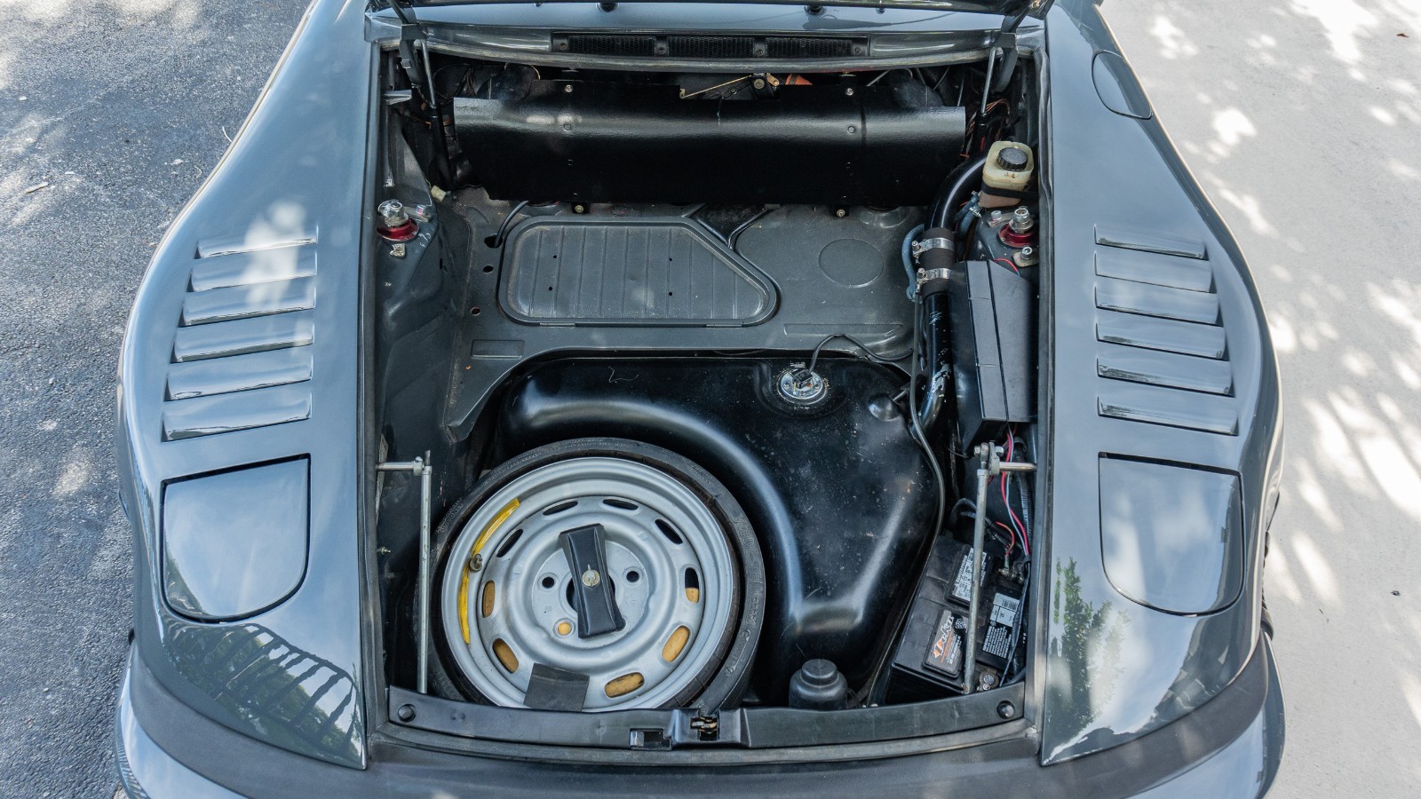 Porsche-930-1976-Coupe-26