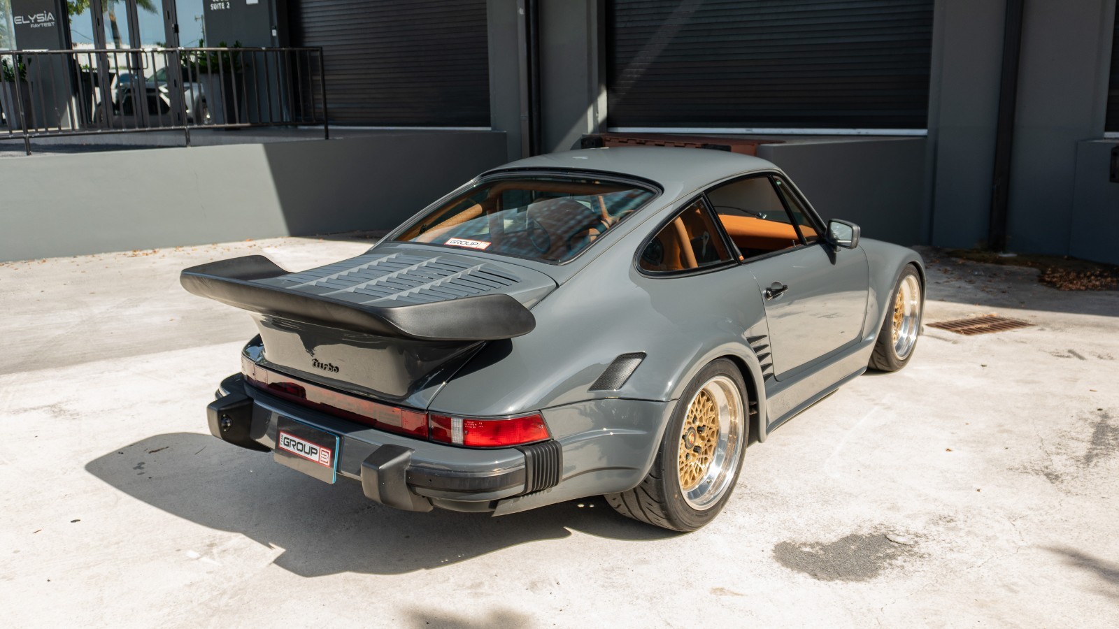 Porsche-930-1976-Coupe-8