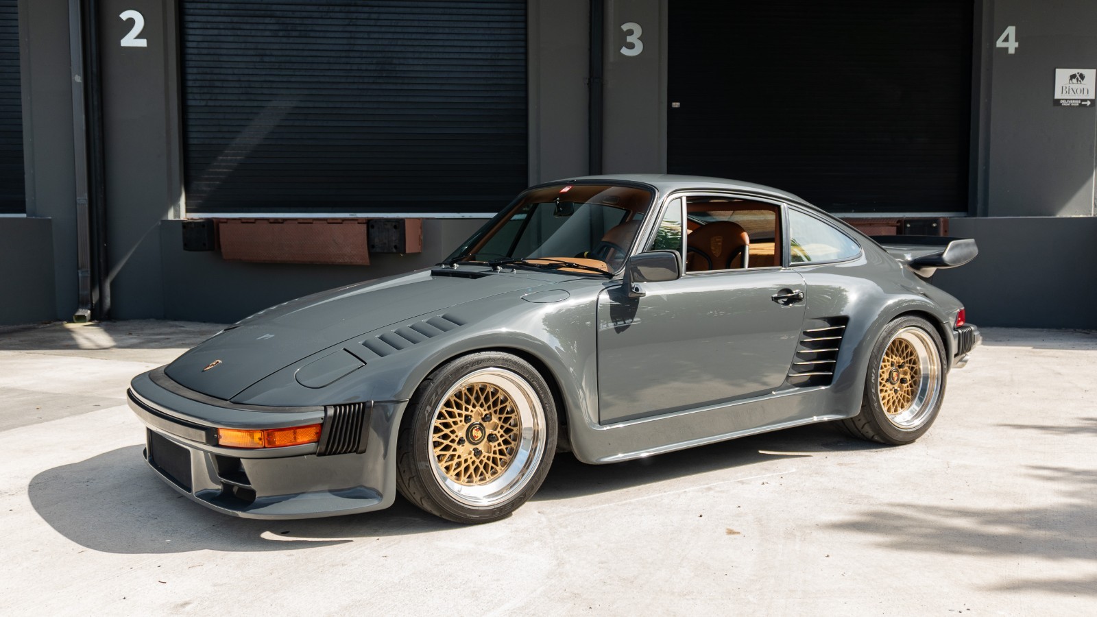 Porsche-930-1976-Coupe