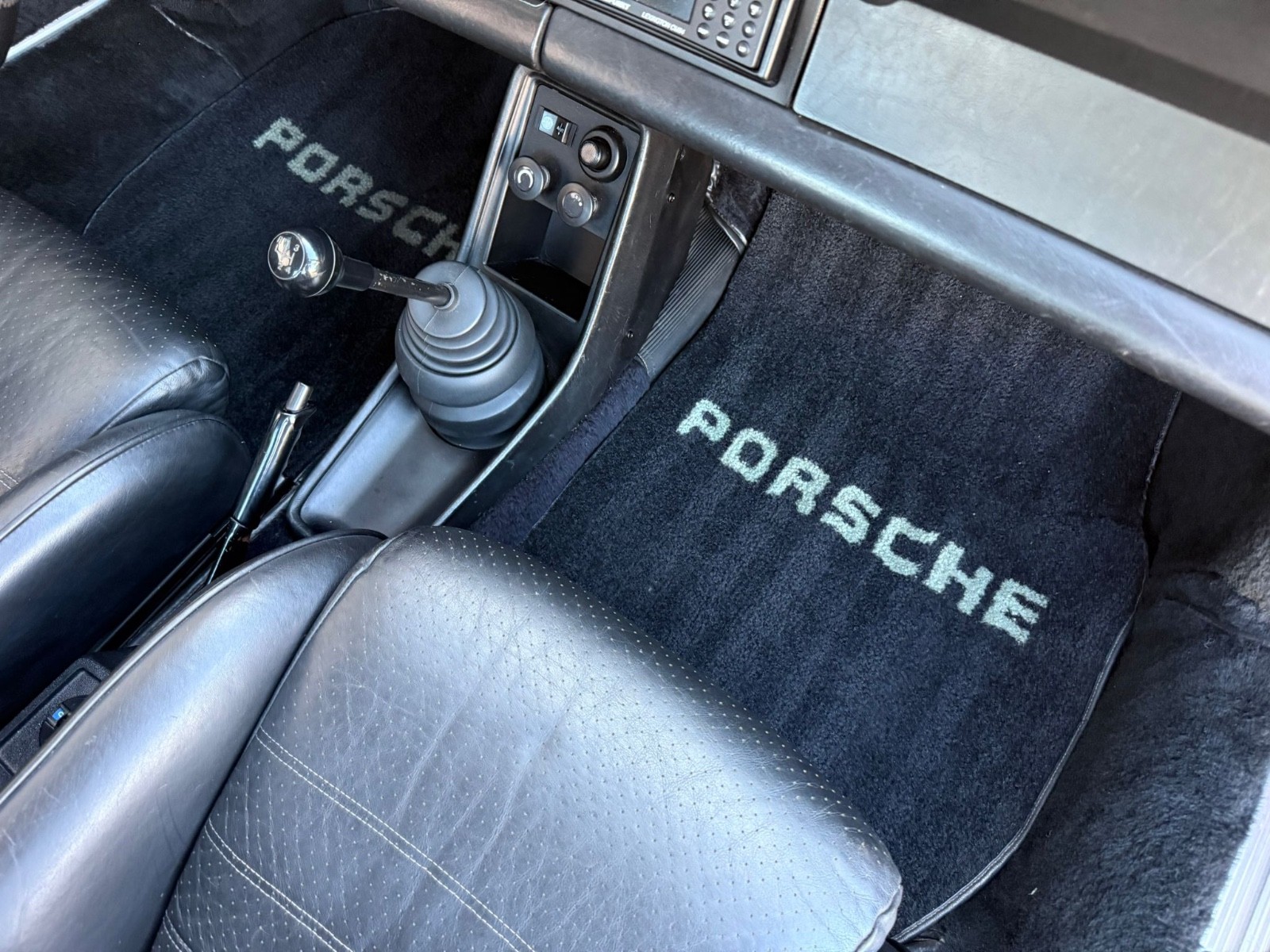 Porsche-930-1977-13