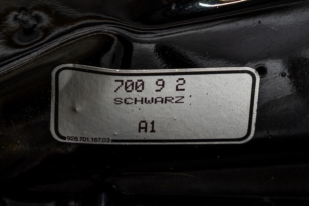 Porsche-930-1986-Coupe-10