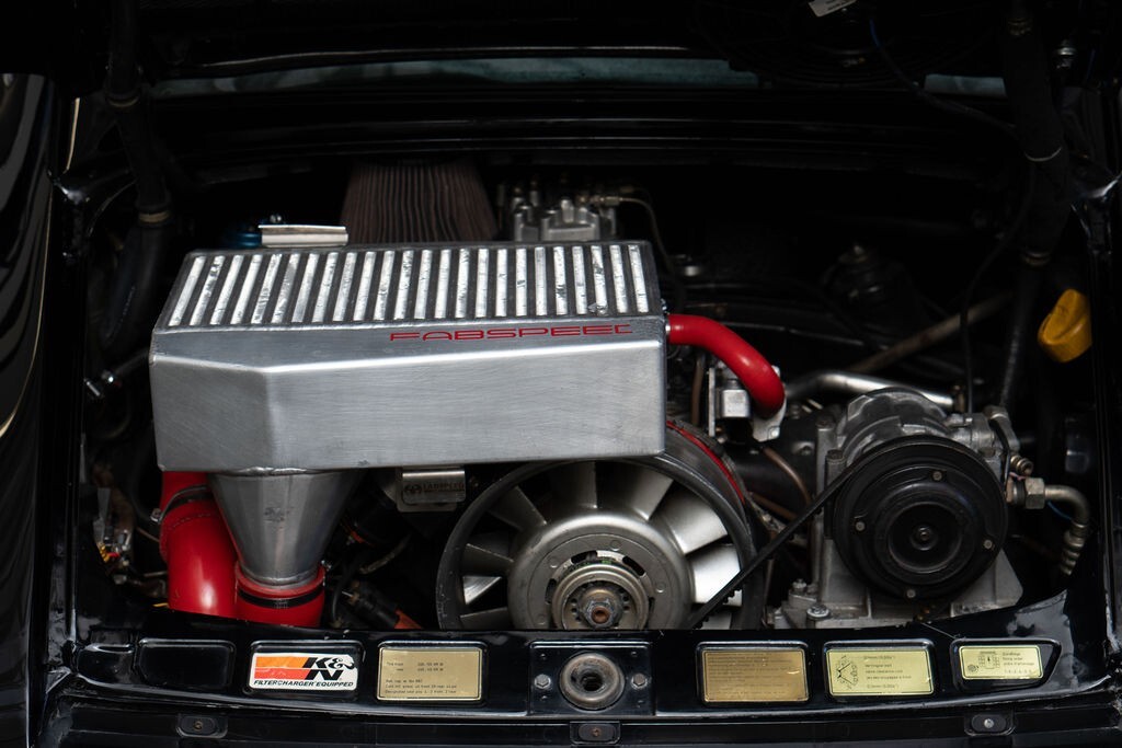 Porsche-930-1986-Coupe-16