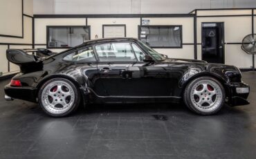 Porsche-930-1986-Coupe-30