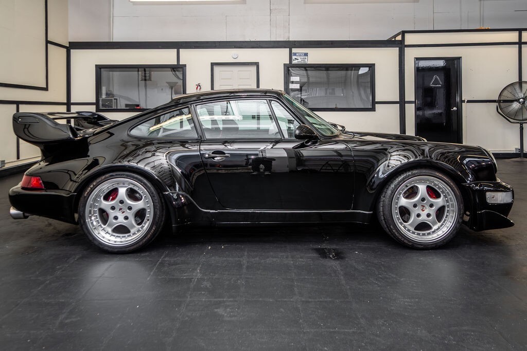Porsche-930-1986-Coupe-30