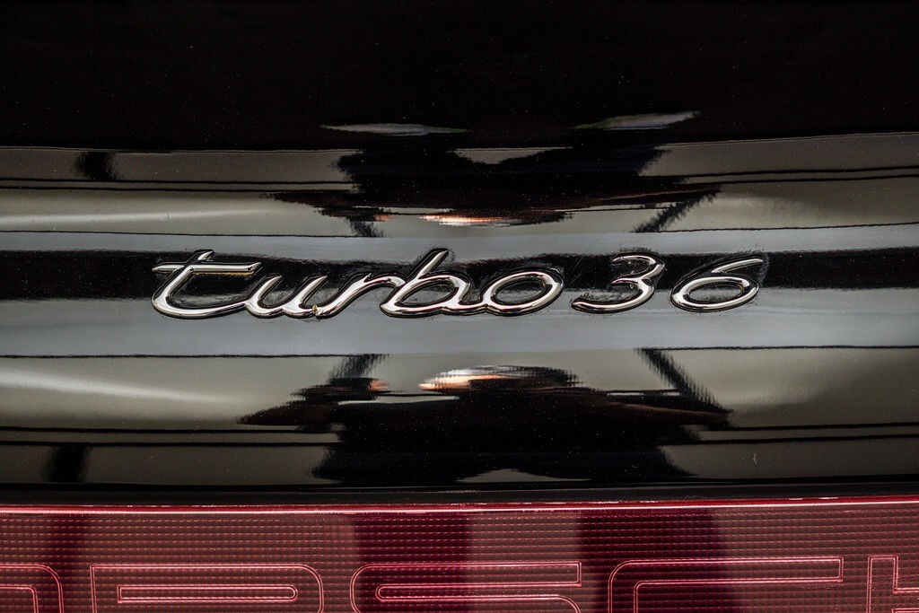 Porsche-930-1986-Coupe-34