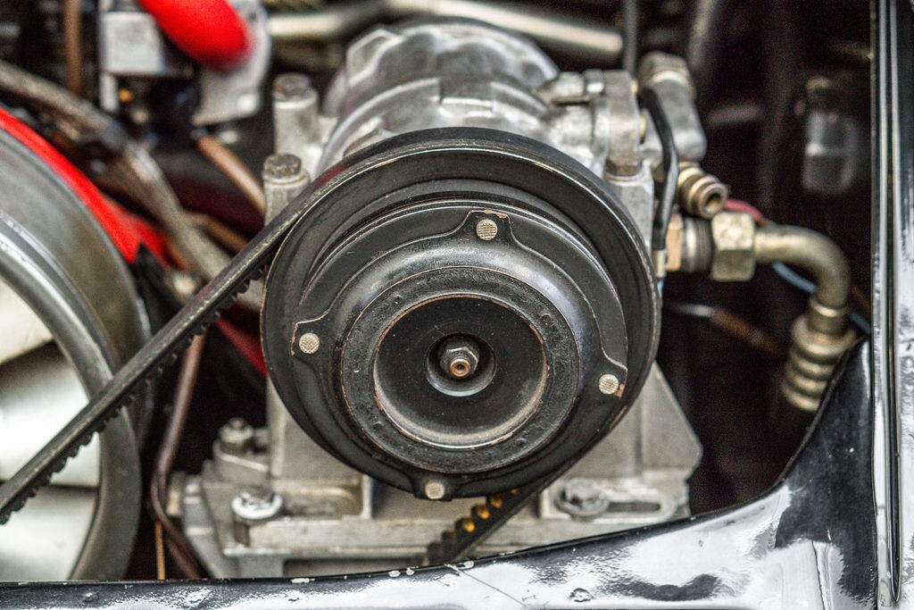 Porsche-930-1986-Coupe-36