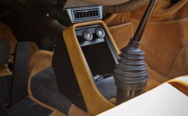 Porsche-930-turbo-1978-Bright-Red-Brown-97