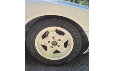 Porsche-944-1983-White-White-46
