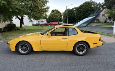 Porsche-944-1983-Yellow-Brown