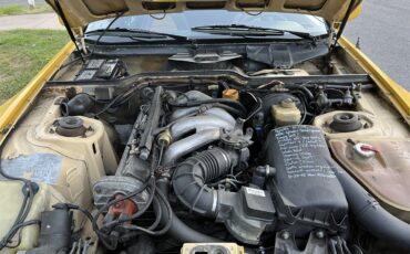 Porsche-944-1983-Yellow-Brown-4