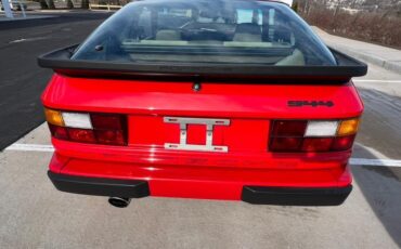 Porsche-944-1984-2-Door-Coupe-11