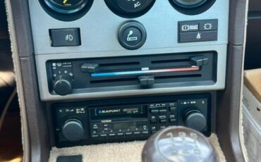 Porsche-944-1984-2-Door-Coupe-13