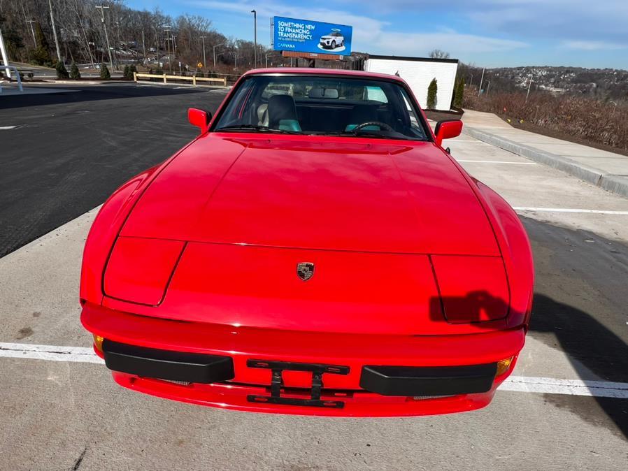 Porsche-944-1984-2-Door-Coupe-4