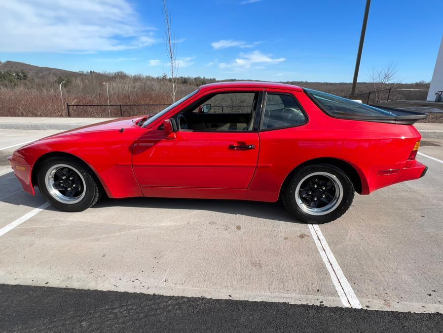 Porsche-944-1984-2-Door-Coupe-7