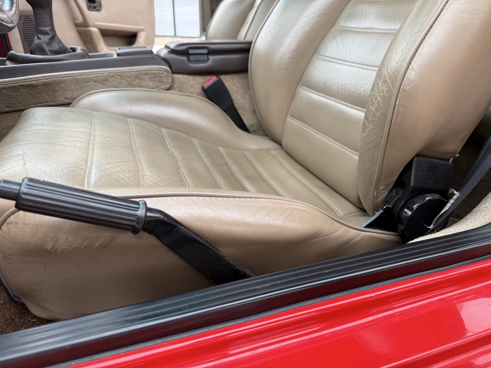 Porsche-944-1984-22