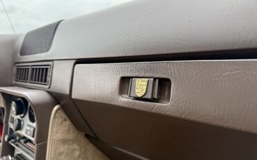 Porsche-944-1984-29