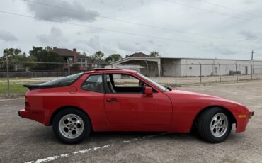 Porsche-944-1984-3