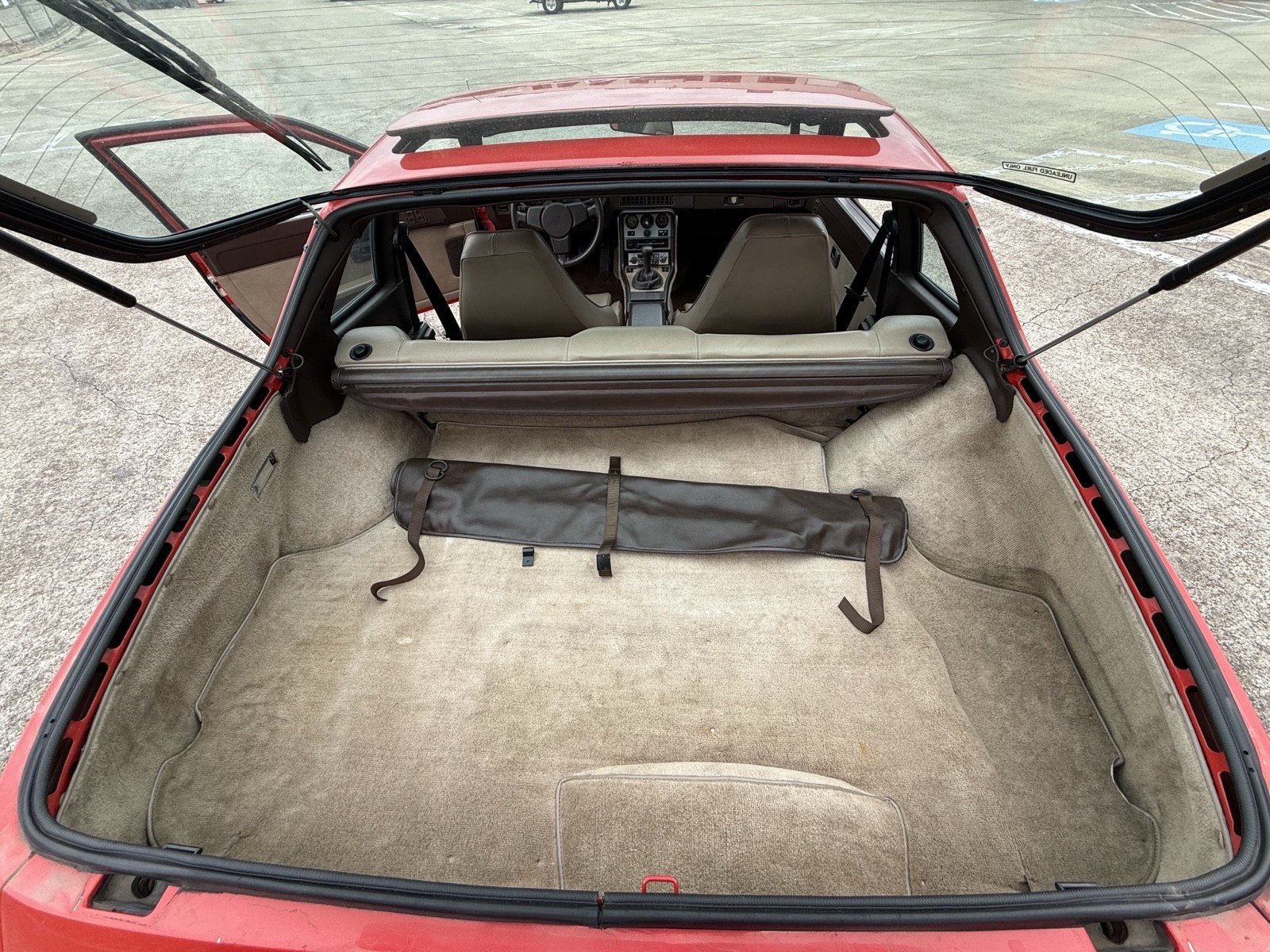 Porsche-944-1984-31