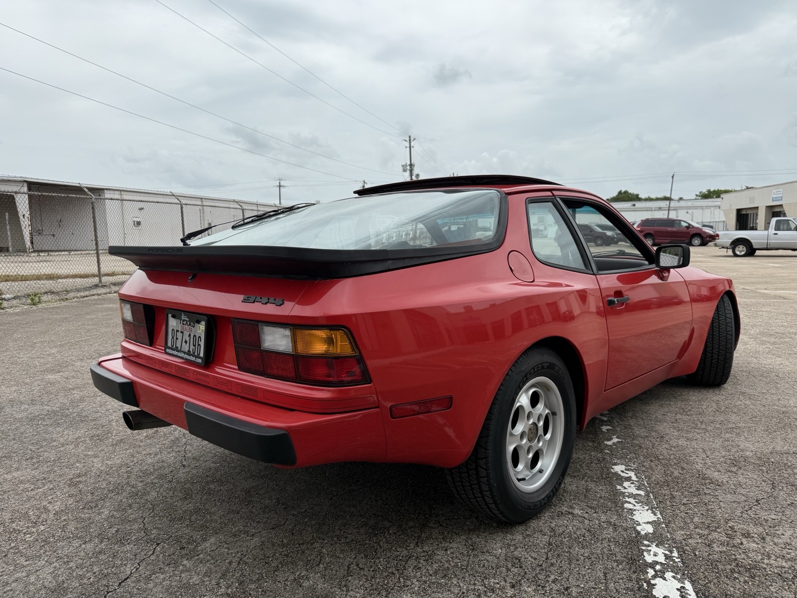 Porsche-944-1984-4