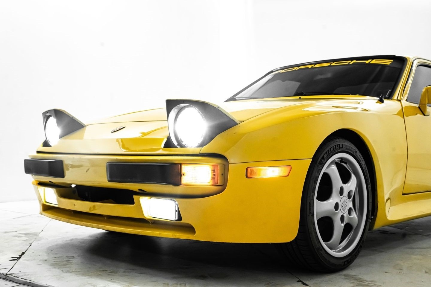 Porsche-944-1984-Hatchback-14