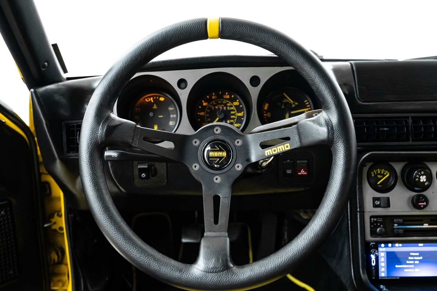 Porsche-944-1984-Hatchback-24