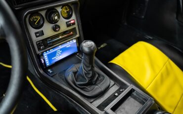 Porsche-944-1984-Hatchback-25